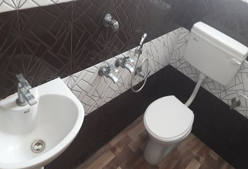 Отель Kvs Residency