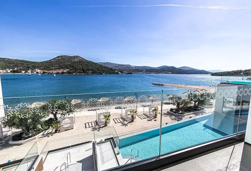 Hotelli Marinus Beach