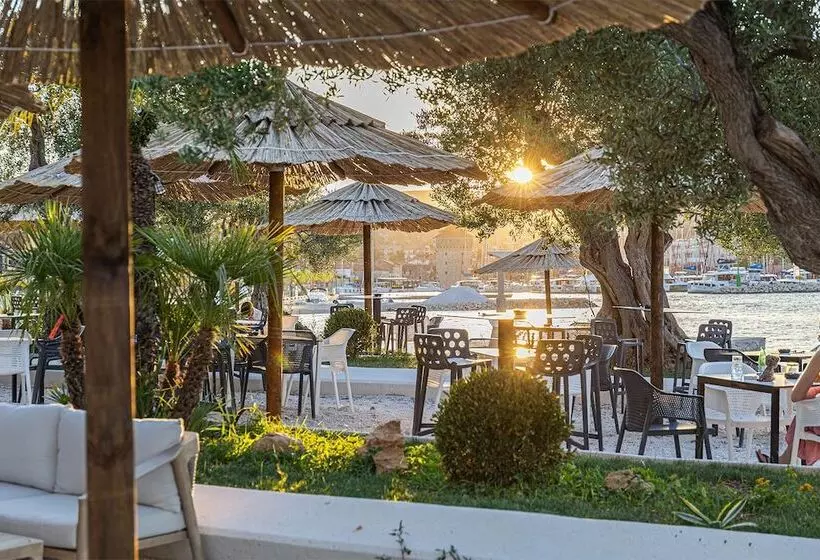 Hotelli Marinus Beach