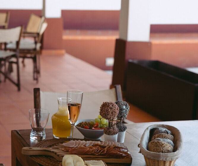 هتل روستایی Herdade Da Caniceira