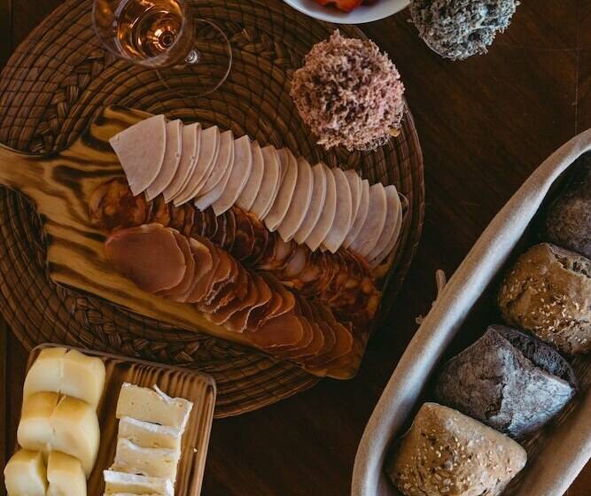 هتل روستایی Herdade Da Caniceira