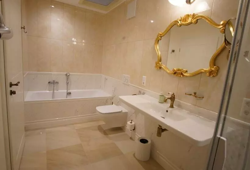 Hotelli Tagungszentrum Schloss Hohenfels