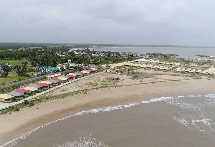 Hotelli Radhika Beach Resort & Spa Diu