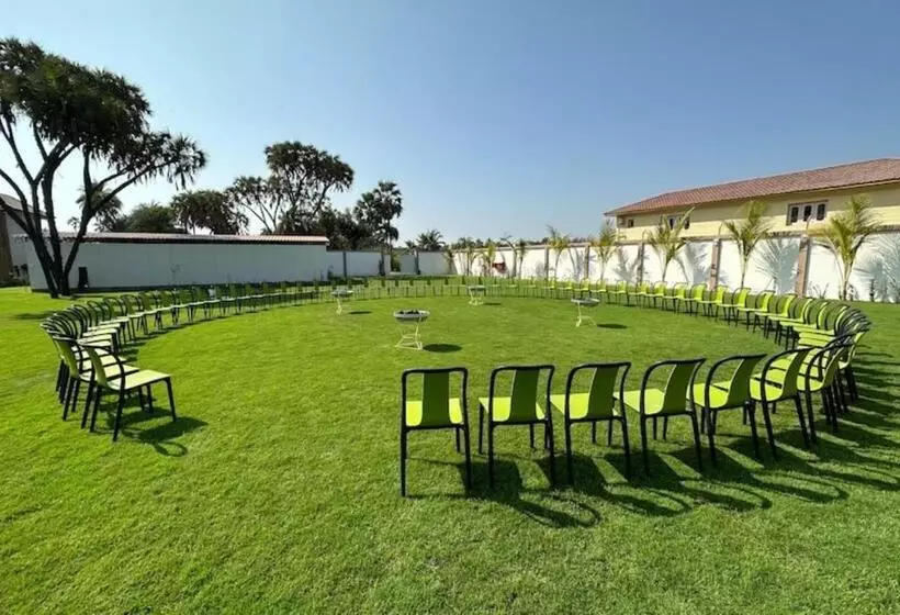 Hotelli Radhika Beach Resort & Spa Diu