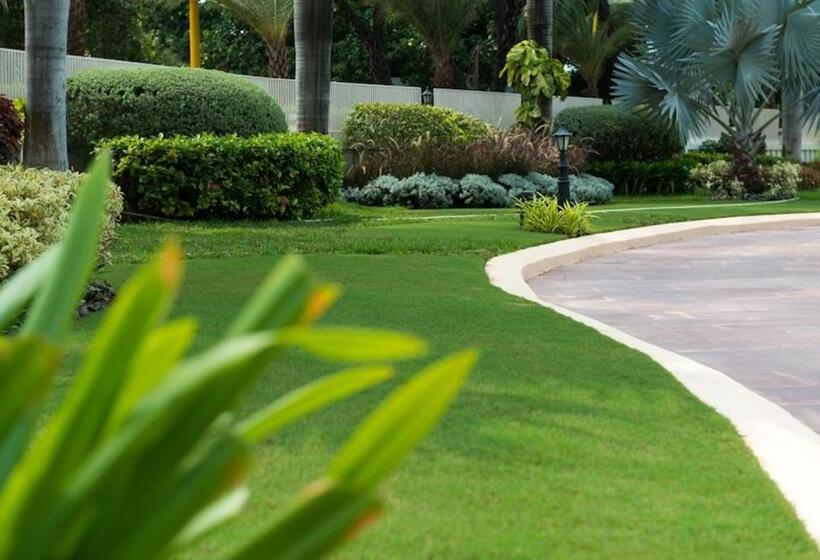 Hotel Radhika Beach Resort & Spa Diu