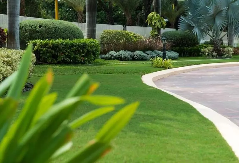 Hotelli Radhika Beach Resort & Spa Diu