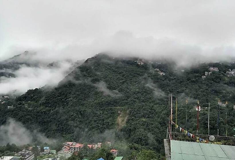 בית מלון כפרי The Parasol Inn Sikkim