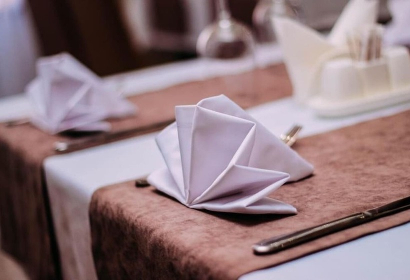 Osh Grand Hotel Chavo