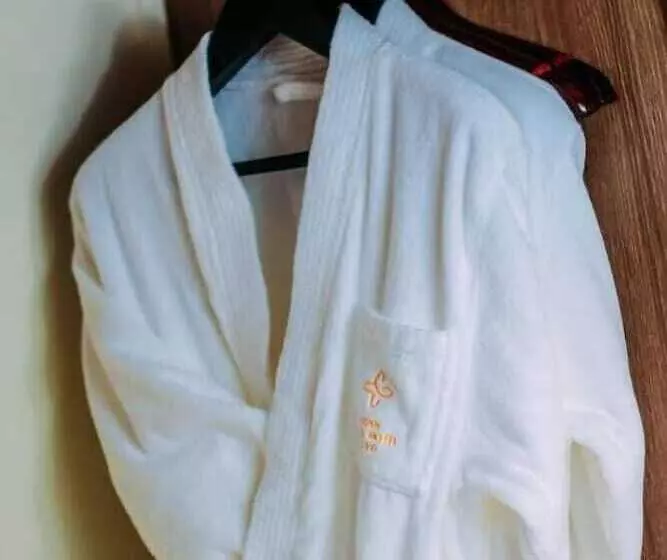 Osh Grand Hotel Chavo