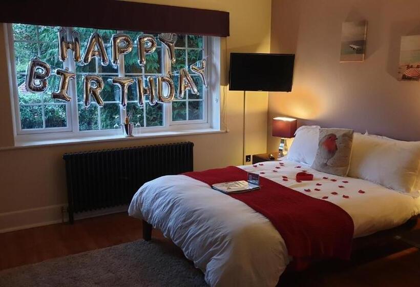 Пансион Little Robin Gate Free Parking Central 10 Min Walk To Train Station