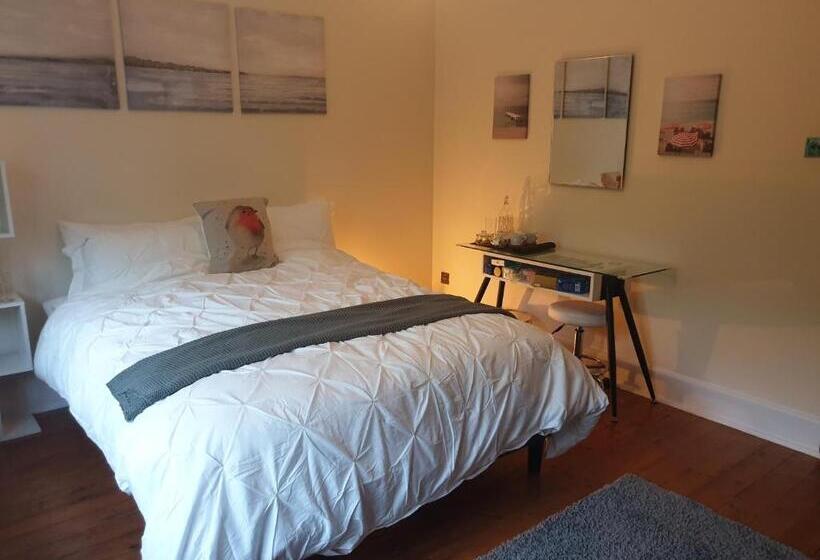 Пансион Little Robin Gate Free Parking Central 10 Min Walk To Train Station