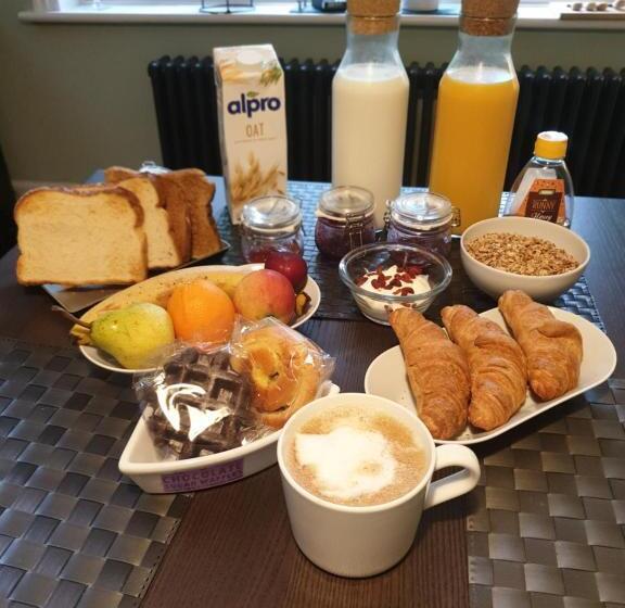 Пансион Little Robin Gate Free Parking Central 10 Min Walk To Train Station