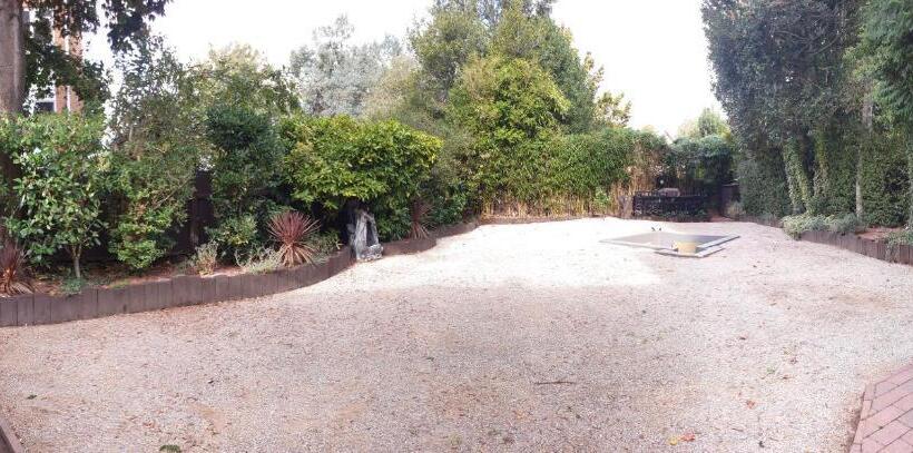 Пансион Little Robin Gate Free Parking Central 10 Min Walk To Train Station