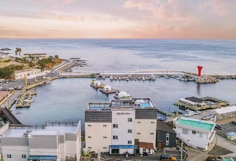 Majatalo Pohang 0.1 Poolvilla
