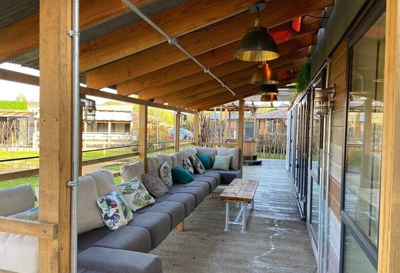 渡假胜地 Sandy Balls Holiday Village