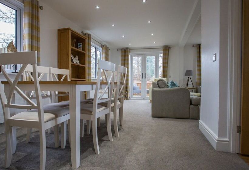 渡假胜地 Sandy Balls Holiday Village