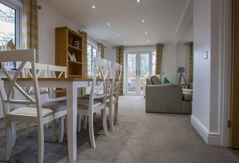 Lomakeskus Sandy Balls  Holiday Village