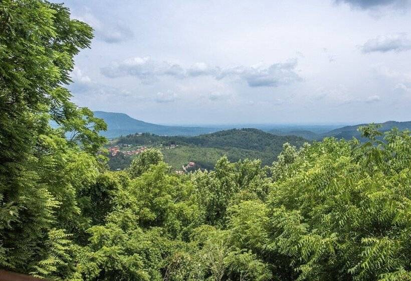 The Real Mccoy Stunning Views W/ Private Hot Tub