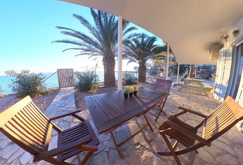 Beachfront/2br/garden/bbq/seaview/quietretreat