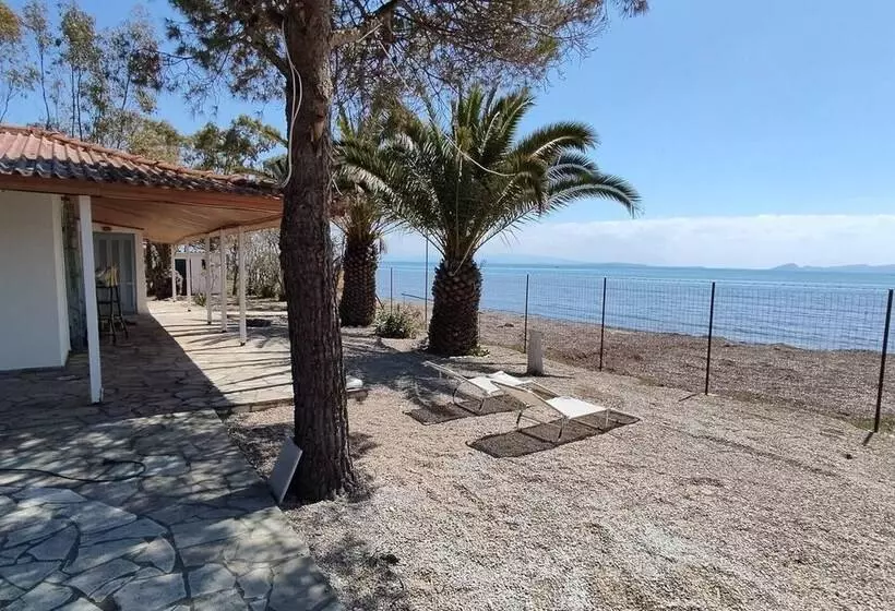 Beachfront/2br/garden/bbq/seaview/quietretreat