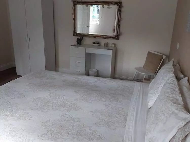 Aamiaismajoitus (B&B) The Cross Keys