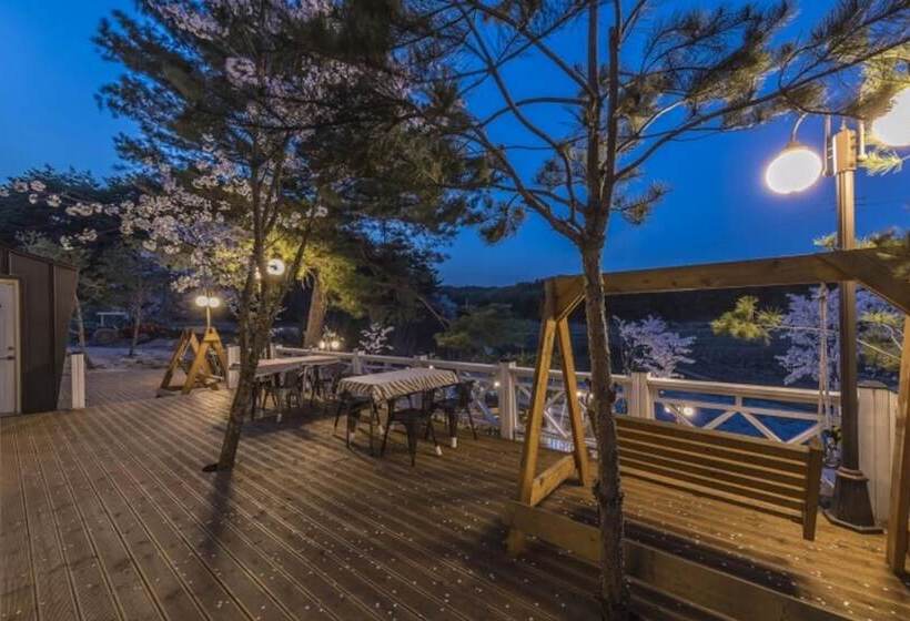 Gangneung Solbit Pension