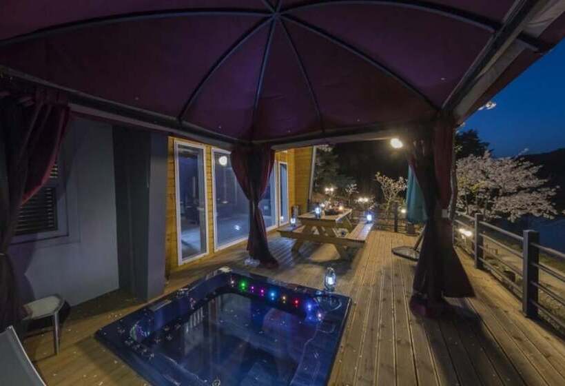 Gangneung Solbit Pension