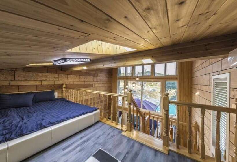 Gangneung Solbit Pension