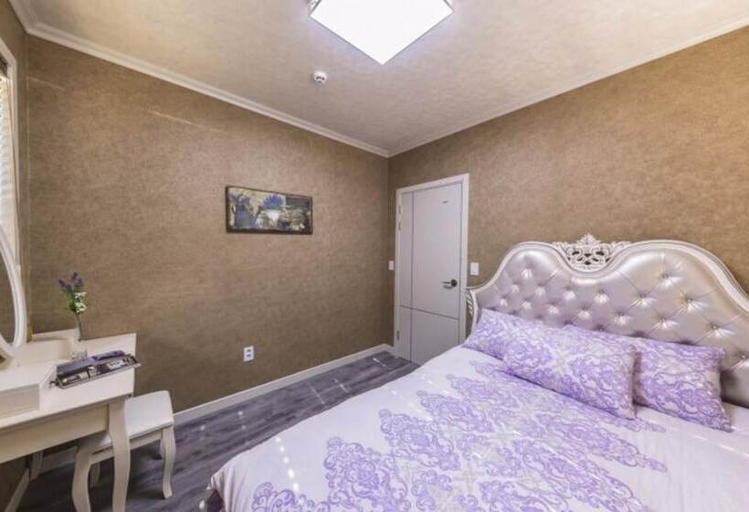 Gangneung Solbit Pension