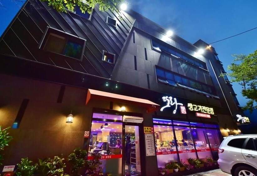 Gyeryongsan Donghaksa Toranga Pension