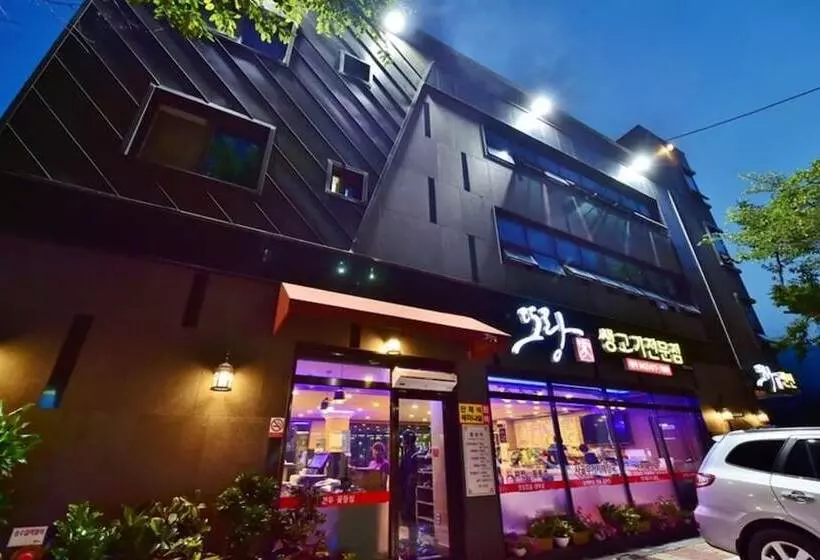 Gyeryongsan Donghaksa Toranga Pension
