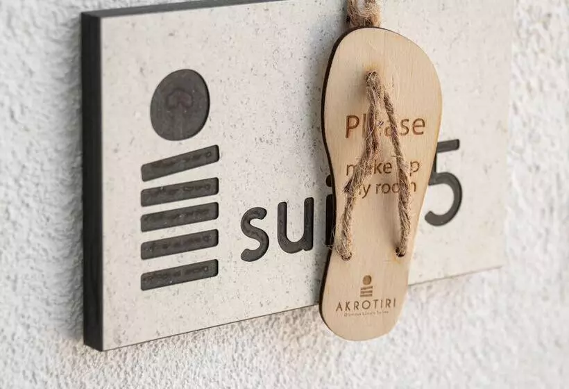 Hotelli Akrotiri Olympus Luxury Suites   Adults Only