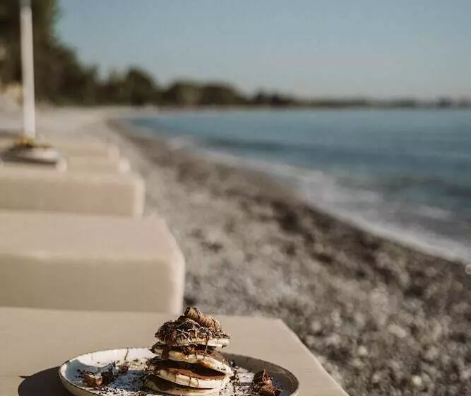 Hotelli Akrotiri Olympus Luxury Suites   Adults Only