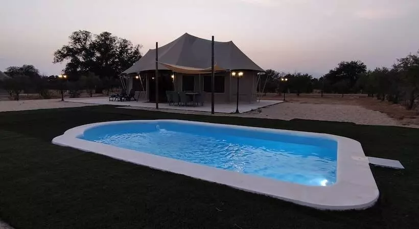 Hotelli El Toril Glamping Experience