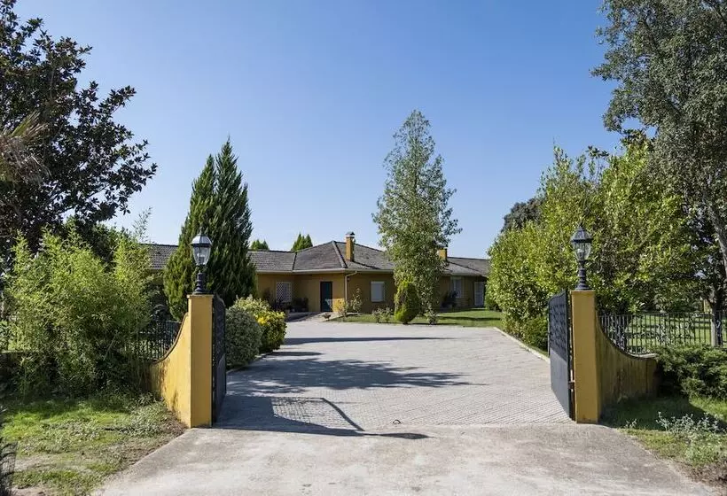 Hotelli El Toril Glamping Experience