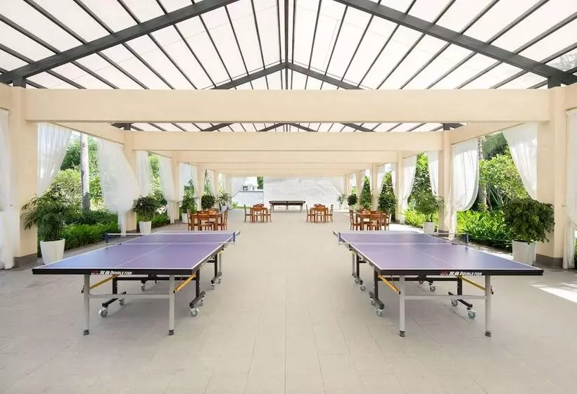 ホテル Ramada Encore By Wyndham Jiusuo Downtown