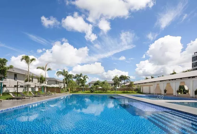 ホテル Ramada Encore By Wyndham Jiusuo Downtown