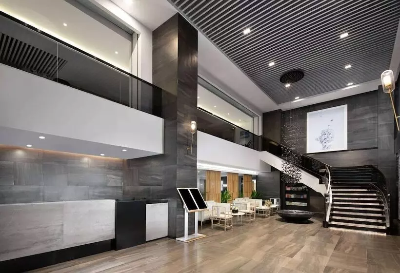 ホテル Ramada Encore By Wyndham Jiusuo Downtown