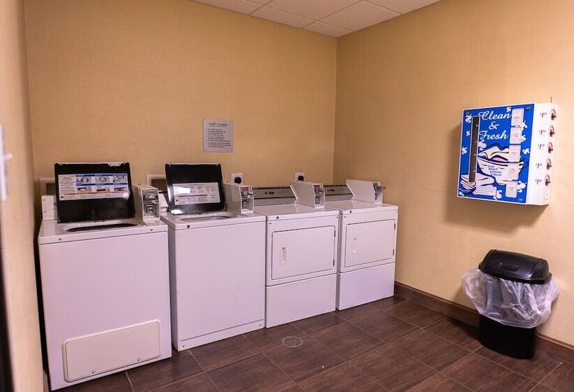 호텔 Rivers Inn And Suites