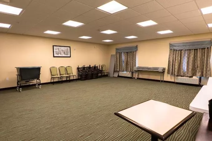 Hotelli Rivers Inn And Suites