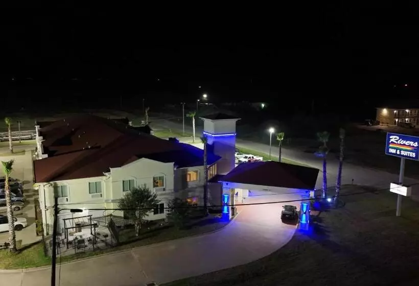 Hotelli Rivers Inn And Suites