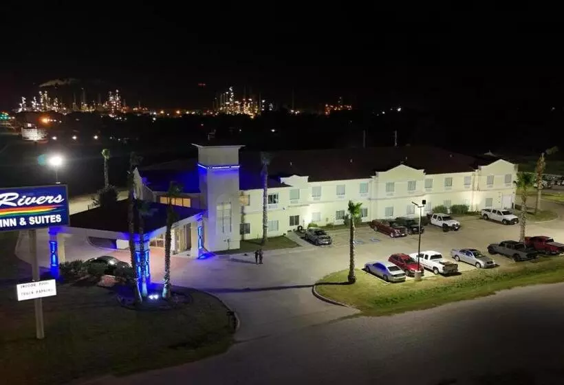 Hotelli Rivers Inn And Suites