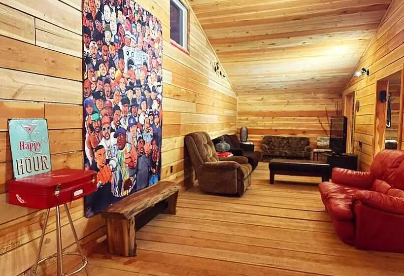 Maaseutuhotelli Utopia Feels Botanical Glampground And Micro Farm