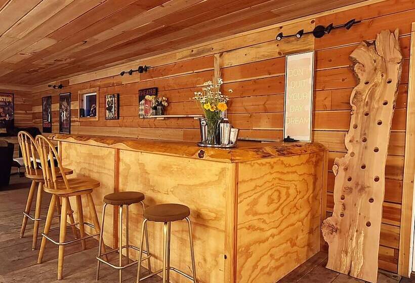 Hôtel Rural Utopia Feels Botanical Glampground And Micro Farm