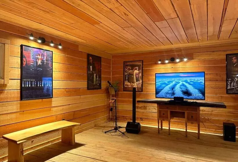 Maaseutuhotelli Utopia Feels Botanical Glampground And Micro Farm