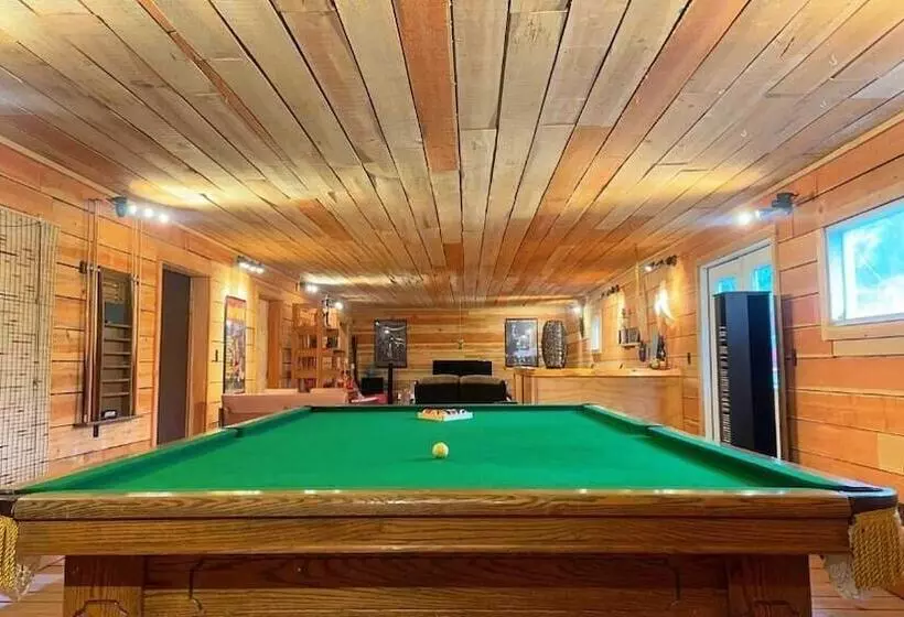 Maaseutuhotelli Utopia Feels Botanical Glampground And Micro Farm