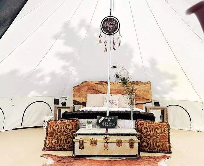 Maaseutuhotelli Utopia Feels Botanical Glampground And Micro Farm