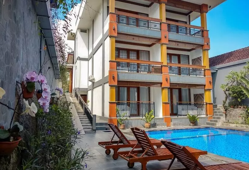 ホテル The Tunjung Boutique Resort