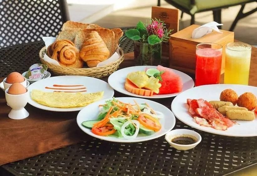 ホテル The Tunjung Boutique Resort