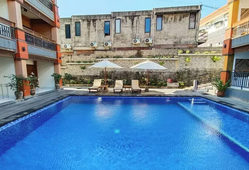 ホテル The Tunjung Boutique Resort